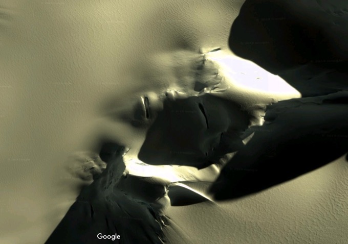 南極に超巨大「人面岩」が出現…苦悶の表情の宇宙人か！ 100％人の顔、火星の人面岩とも共通点！の画像1