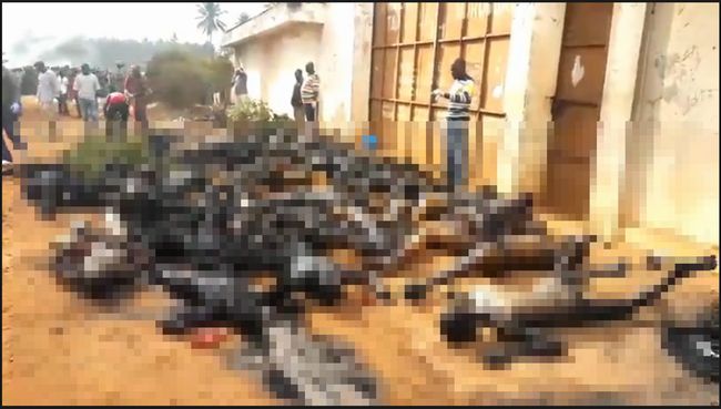 【閲覧注意】ガソリンを盗もうとした100人が突然「焼死体の山」に…! タンクローリー横転&爆発の地獄=タンザニアの画像1