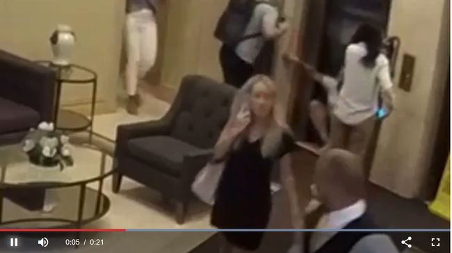 【閲覧注意・大ニュース】高級殺人エレベーターが人間を呑み込む激コワ事故映像流出! セレブ住人たちの反応がクズすぎ=米の画像1
