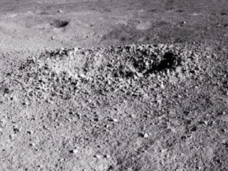 中国が月の裏側で発見した“謎のゲル状物質”は地球外生命体か！ 研究者が確信「意識をもったネバネバ宇宙人」