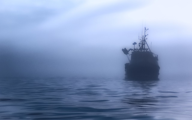 航海士が遭遇した船上の怪異…！ レーダーに写らない謎の影、いわくつきの船、自殺した同僚…！の画像1