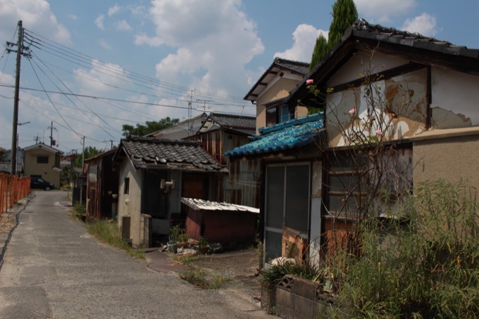 京都の朝鮮人スラム街 ウトロ地区 を村田らむが取材 在日のふるさと で攻撃的看板も発見 現在は ｰトカナ 3ページ目