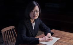 政治家の“本当の素顔”を撮ってしまった写真家、林育良インタビュー！「神のお告げで写真家に…」これが現役の台湾総統首席カメラマンだ！