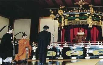 「台風直撃は天皇不在が原因」説がネットで大拡散! 三種の神器、神無月、スカイツリー…天皇即位との関係が指摘される理由とは!?の画像2