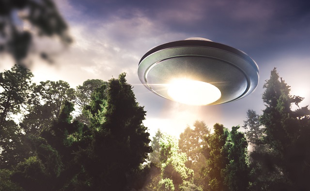 「米政府の大規模UFO調査が現在進行中」米超大物政治家がTVのUFOインタビューに応じて衝撃暴露！ 政府の秘匿情報に言及！の画像1