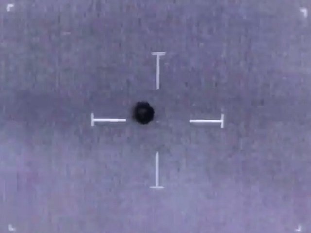 【衝撃】「太陽より赤いUFO」が地底から出現→大気圏を一気に突破! 本当に真っ赤っか、撮影者驚愕!の画像3