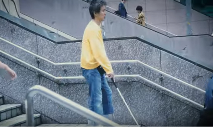 盲目のマゾピアニスト・紅葉さんは脱ぐと「凶悪」な体だった! 2歳の時、少年に投げ飛ばされ有刺鉄線に目が刺さり失明…の画像2