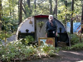 ホームレスとその「庵」を10年間撮り続けた写真家・野口健吾インタビュー！ 西成、池袋、茨城…出会った野宿者は600人、厳しさ増す現状！