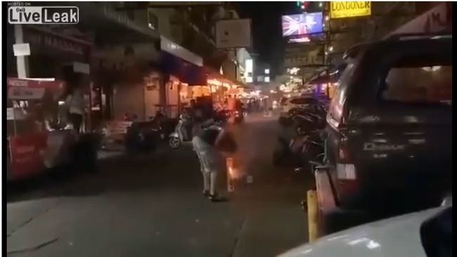 【閲覧注意】不発の花火を覗いた男、爆発が「顔面直撃」で壮絶死! 事故の瞬間映像が流出!=タイの画像1