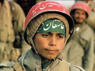 イラン軍が「子どもを生贄」にする実態がリークされる！ 地雷原歩かせ、砲弾の餌食に…！