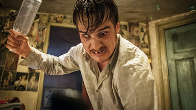 【閲覧注意】史上最恐の胸クソ実話映画『屋根裏の殺人鬼フリッツ・ホンカ』最速レビュー! 臭い立つほどの恐怖・不安・不快… 試写会プレゼント付きの画像2