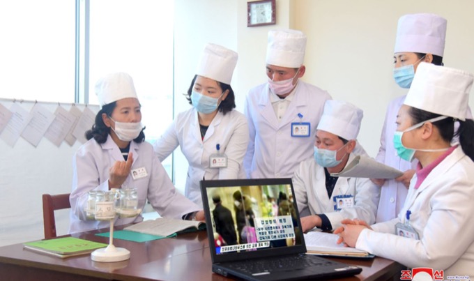 北朝鮮で新型コロナウイルスが超・感染拡大する可能性! 衝撃写真で露呈、マスクの着け片知らず、手洗いもできず…!?の画像2