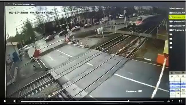 【閲覧注意】ただの電車ではない、高速鉄道にはねられた人間はこうなる! 踏切侵入男が一瞬で粉々になる決定的瞬間=露の画像1