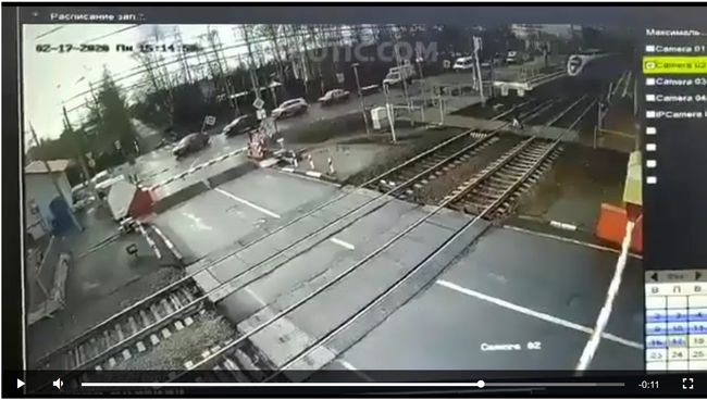 【閲覧注意】ただの電車ではない、高速鉄道にはねられた人間はこうなる! 踏切侵入男が一瞬で粉々になる決定的瞬間=露の画像2