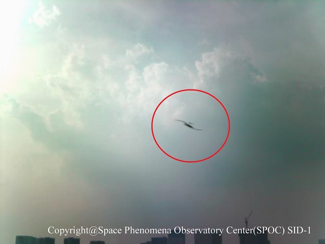 【画像あり】東京オリンピック会場周辺に「槍を持ったUFO」ガチ出現! 時速31,482kmの超高速飛行、宇宙現象観測所センターが激撮!の画像5