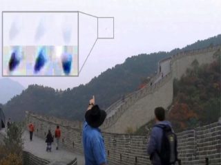 新型コロナウイルス流行中の中国に「クラゲ型UFO」が出現！ 「異物（ウイルス）を中に入れるな」防御壁・万里の長城から人類に警告！