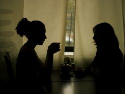 ソロCDも発売「国民的アイドルグループ元メンバー2人」に薬物疑惑が浮上！売人から直買いか!?