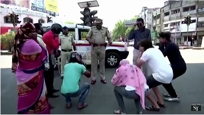 【閲覧注意】新型コロナ感染疑惑者に対するインド警察の仕打ちが超絶ヤバイ! 追いかけ回し、棒で叩き、スクワット強制し…!の画像1