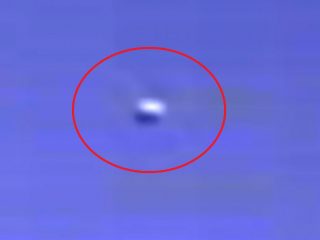 【世界初の映像】出現と消滅をくり返す「カプセル型UFO」3機が東京上空で激撮される！ 詳細分析で驚愕の事実判明！