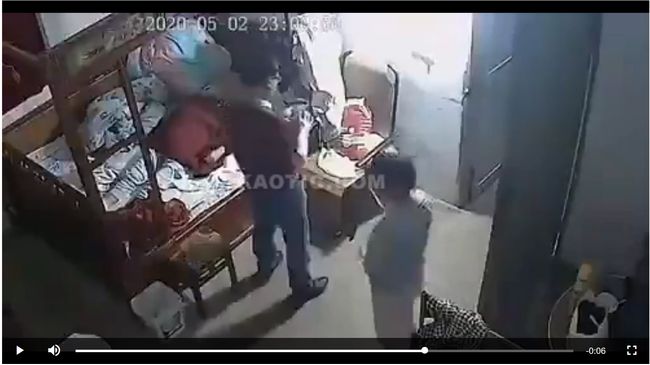 【閲覧注意】死んだ老婆の部屋の監視カメラが捉えた恐ろしい光景! 鬼畜家政婦の信じられない凶行の画像5