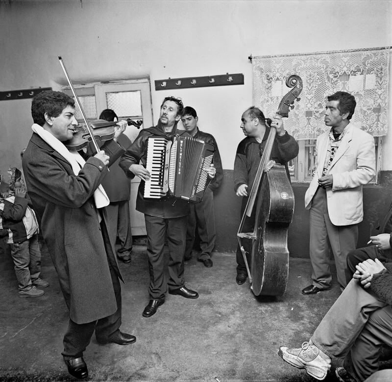 【写真多数】「世界のジプシー音楽」を求めて…写真家・石田昌隆、激動する世界と音楽を追った30年間の旅の記録インタビューの画像5