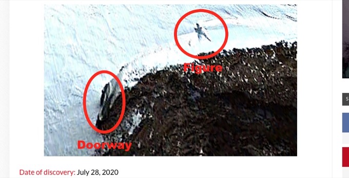 「身長20ｍの巨人」が南極の雪原にダイブした瞬間をグーグルマップが激撮！ 脇にエイリアン基地の入口も発見！の画像2