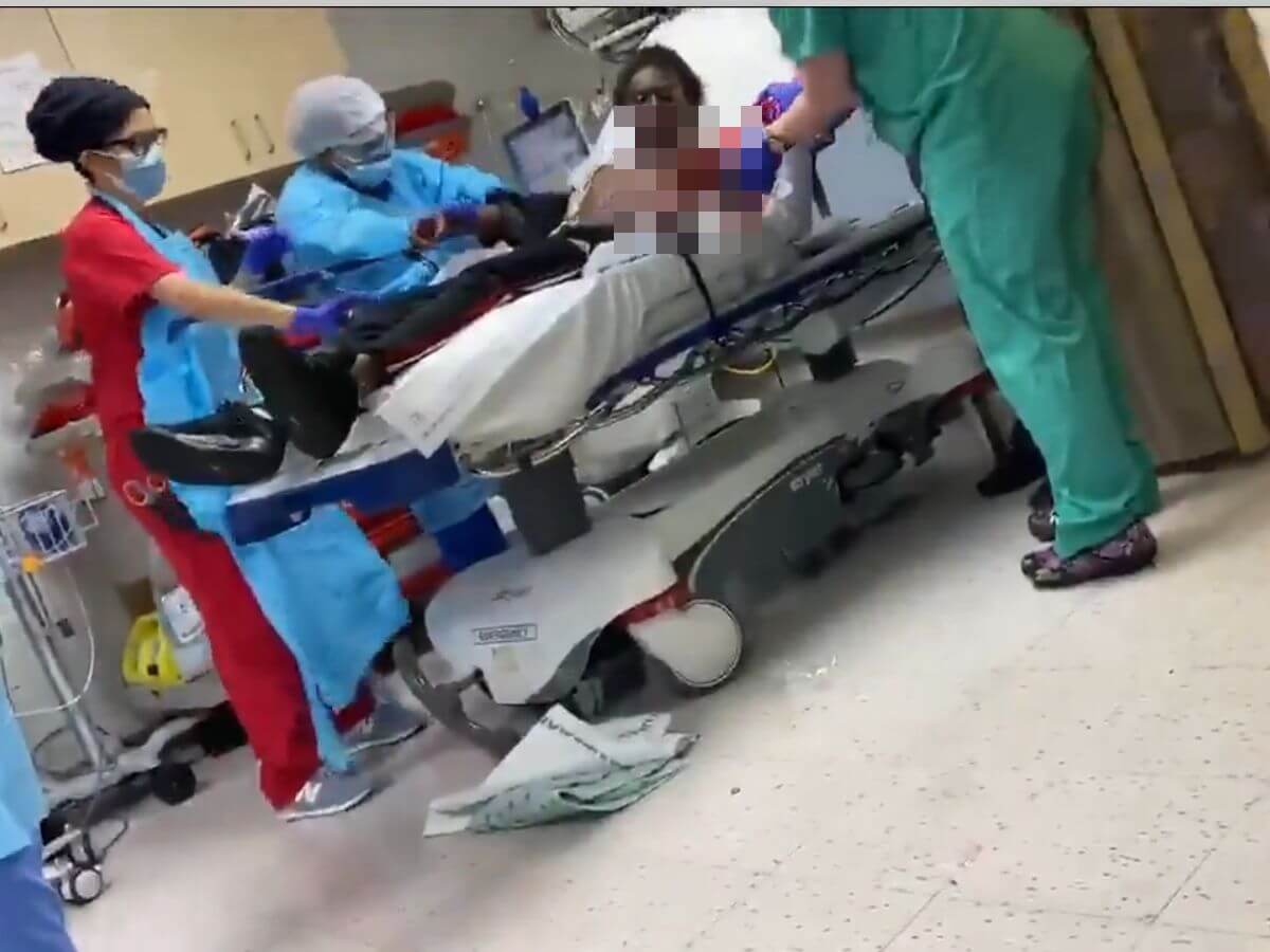 【閲覧注意】花火で手を吹っ飛ばされた16歳高校生! ボロ雑巾になった自分の手を見て発狂する悲劇=米の画像1
