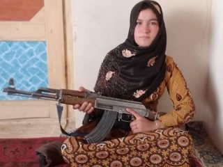 14歳少女、両親を殺した「タリバン」戦闘員を射殺！ AK-47をブッ放し壮絶復讐、“怒りのアフガン”を世界が賞賛！