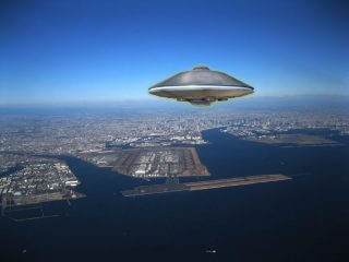 日本政府は1952年からUFOの存在を知っていた！「羽田空港UFO事件」で判明、今年中に皇室がUFO情報開示へ!?