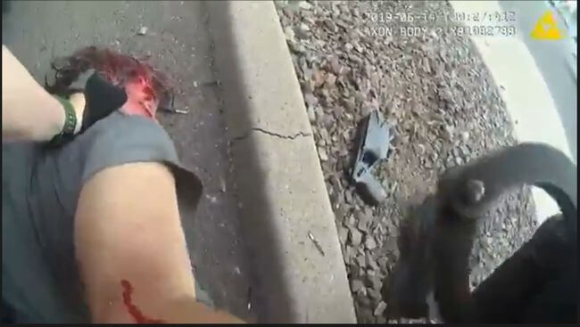 【閲覧注意】怯えた障害者を警官が壮絶殴打!! スタンガンでぶん殴り… 鬼畜すぎる警察の暴力が次々流出=米の画像4