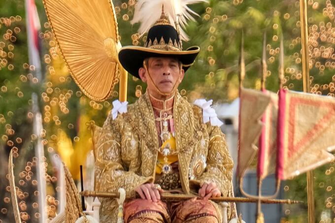 現役タイ国王の「ハレンチSEXビデオ」流出の恐れ？ 若者らが立ち上がり軍事独裁政権を切り崩す!?の画像2