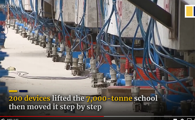 【速報】世界初! 7000トンのビルが60mをガチ歩行、ターンも決める! 衝撃動画に全人類が驚愕!=中国の画像3