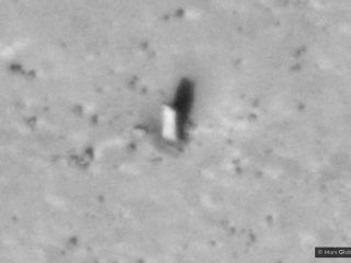 火星の衛星フォボスに本当に刺さっている「モノリス」の謎！ 元宇宙飛行士バズ・オルドリンも怯え… やはり地球外文明か!?