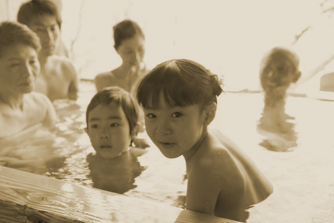 東北の寒村に受け継がれる「真の男女混浴」エロ文化！ 見慣れた裸ばかり、老若男女で…の画像2