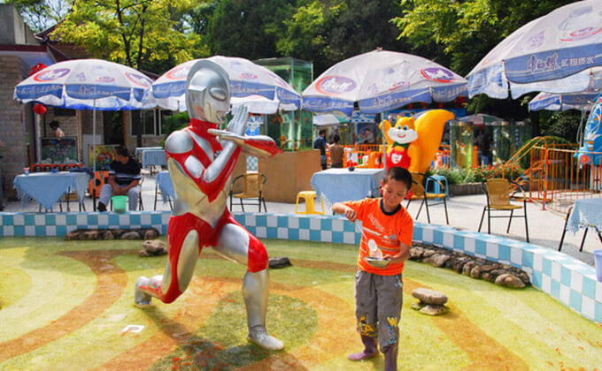 中国 昆明動物園の ウルトラマンプール に潜入 超カオスパクリキャラ満載のヤバい遊園地ｰトカナ