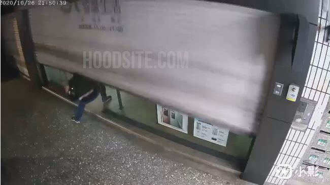 【閲覧注意】電動シャッターが突然人間を襲撃!! その時、身体を「折り畳まれた」男は… 想像の斜め上を行く展開=台湾の画像1