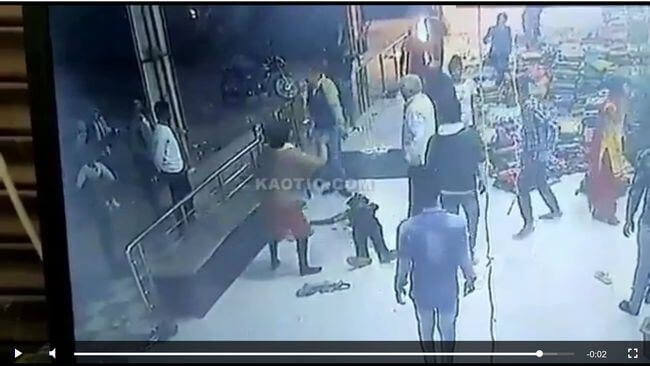 【閲覧注意】バレンタインの告白で断られて焼身自殺! 人間たいまつになった男が暴れ回る!の画像7