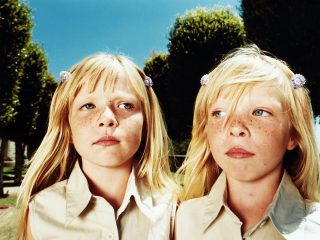 双子のテレパシーは“量子もつれ”で説明可能!? 頻繁に超常現象的な感覚が起きることも判明！