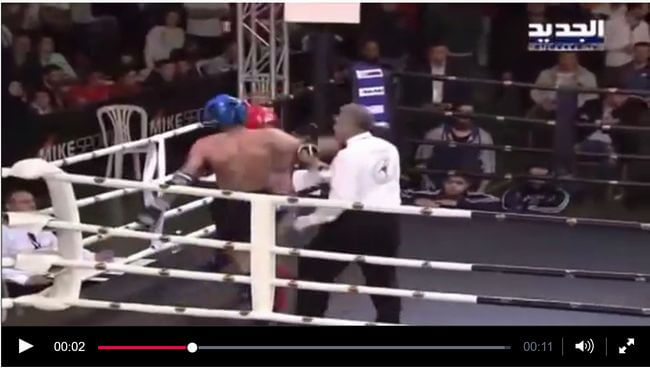 【閲覧注意】キックボクシングの試合で「レフェリーがKOされる」衝撃事故の決定的瞬間! 目にも留まらぬ瞬殺劇!の画像1