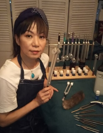 【実録】音叉療法を受けたら体に驚きの変化!! 悪い周波数は自殺に追い込む… 専門家が断言、衝撃インタビュー!の画像2