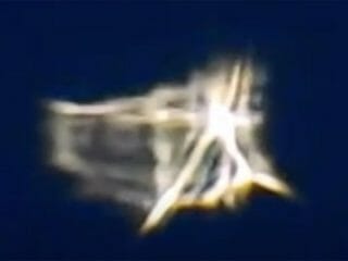 【最新報告】カナダ空軍パイロットらが緑色のUFOを目撃！ シェイプシフター型UFOも激撮される！