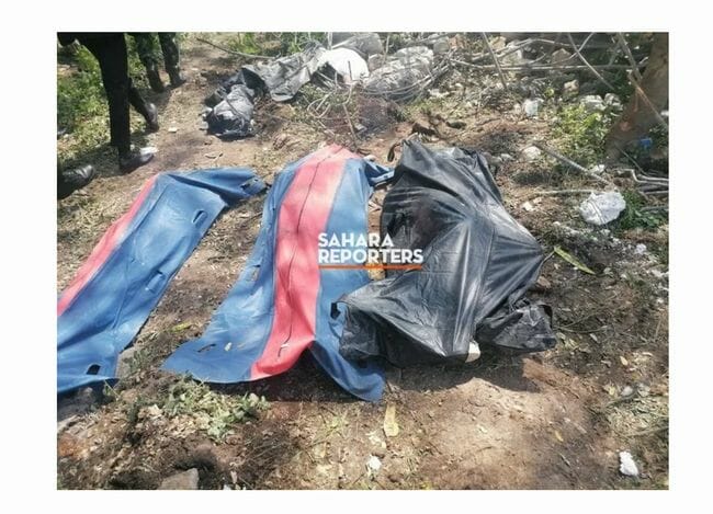 ナイジェリアでビル崩壊、死者42人の地獄! テキトーな捜索活動に遺族憤慨、掘削機で傷ついた死体も!?の画像2