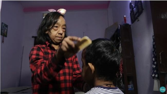 両親より年老いてしまった13歳と6歳の姉弟! 家族の愛に支えられ、難病と偏見に笑顔で立ち向かう=印の画像2