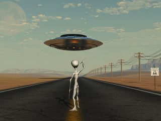 【UFOの日】宇宙人はヒッチハイクで地球にやって来る！ 新説「コズミック・ヒッチハイカー」理論