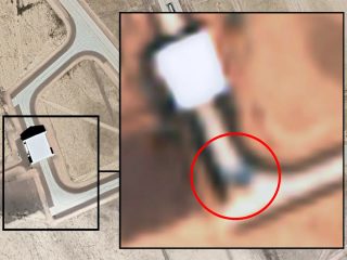 米軍製の新型UFOが運用目前か？ 「エリア51」衛星画像に写り込んだ未知の超巨大航空機に戦慄！