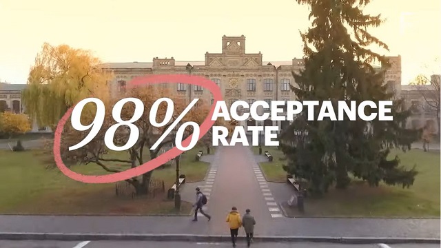宿題ナシで「大学合格率98%」 ゲイツも絶賛する学費無料の公立校とは?の画像1