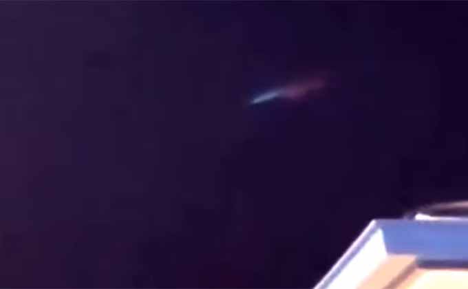 米上空に出現した「虹色に輝くUFO」映像! 目撃者多数、懐疑派も説明不能の画像1