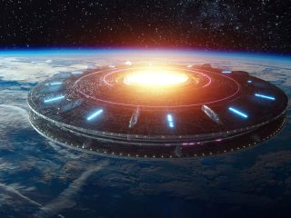 2022年末、世界中でUFOの目撃が多発！ 「2023年に宇宙人が地球に降り立つ」識者が予言