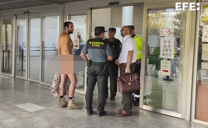 全裸は思想の自由の行使!? スペインの裁判所に全裸で出廷！の画像1