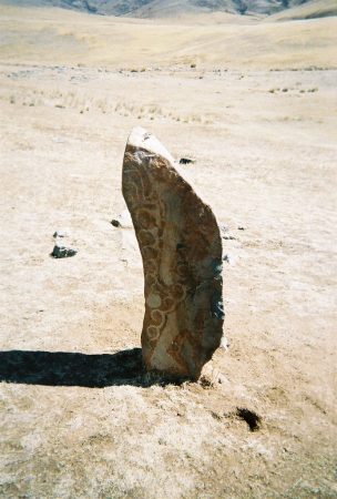 古代の巨石に刻まれた「空飛ぶトナカイ」の謎! 先史時代のモンゴルに何故?の画像1